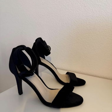 Sandalen mit Absatz