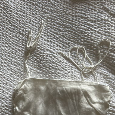 haut satin blanc 