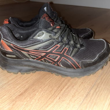 chaussures asics