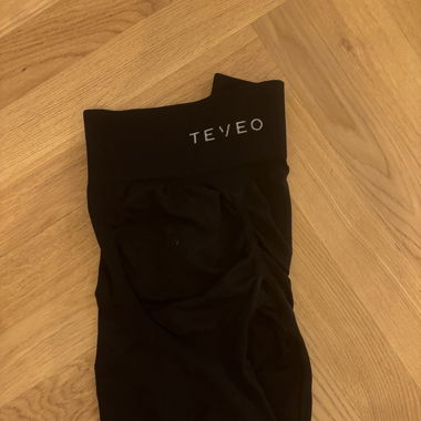Short Leggings from Teveo