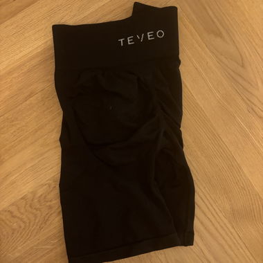 Short Leggings from Teveo