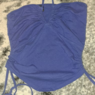 Top blu con lunghezza regolabile