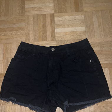 Black shorts 
