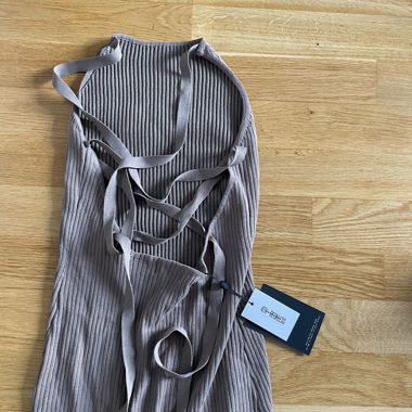 Backless dress