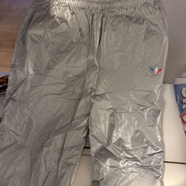 Pantalons Adidas argentés