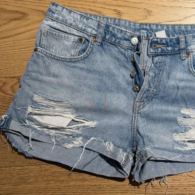 Coole Jeans Hotpants Shorts mit Rissen