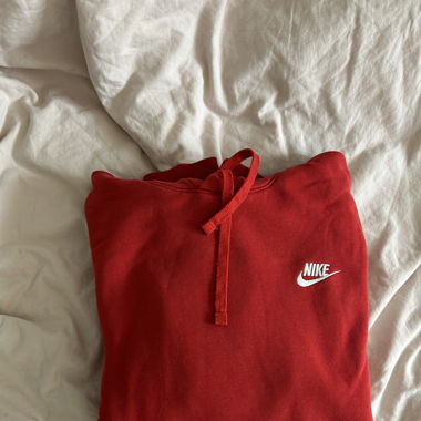 Roter Nike Kapuzenpullover size M