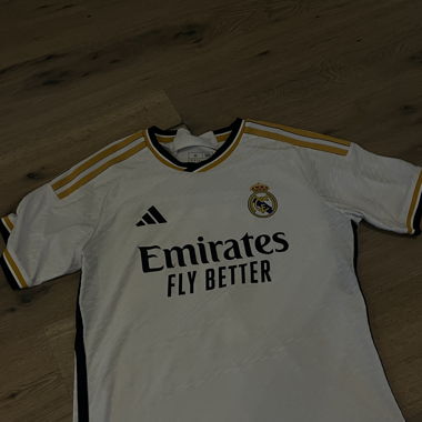 Real Madrid Jersey 2023/24 – VINI JR. #