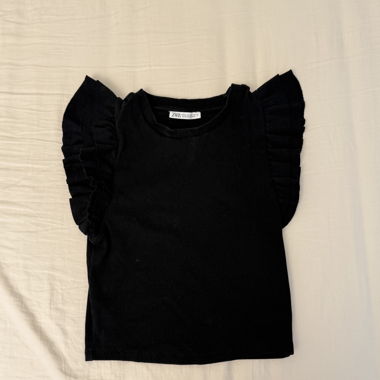 Cute top with sleeve detail