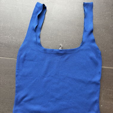 Top in maglia blu