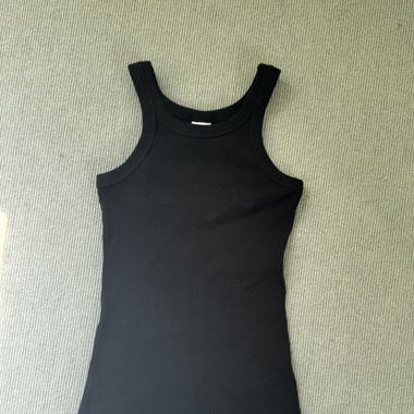 Schwarzes Top
