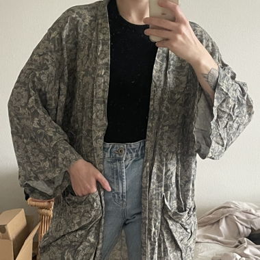 Geblümter Kimono