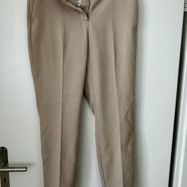 Regular waist trousers