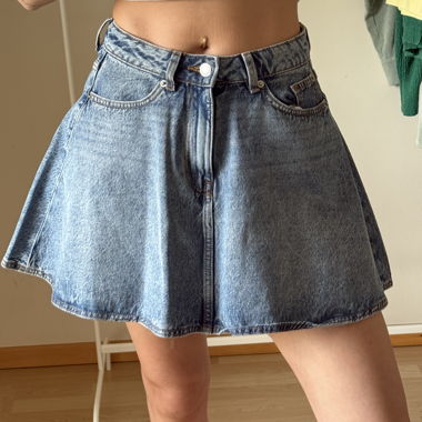 Jupe patineuse en jean bleu