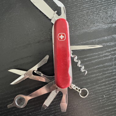 Couteau suisse Wenger avec loupe – modèle vintage