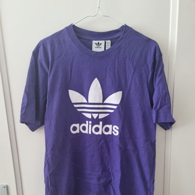 ADIDAS PURPLE T-SHIRT - SIZE M - NEW!