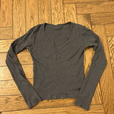 Grau geripptes Langarmshirt