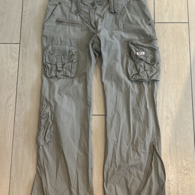 Low-rise cargo pants