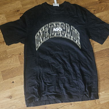 T-shirt nero con stampa