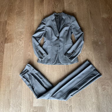 Grey boss full suit (34)