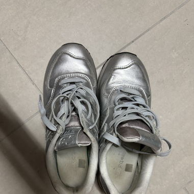 Silberne Asics Sneakers 