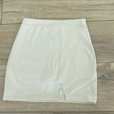 Carino e comodo skort color crema di ASOS