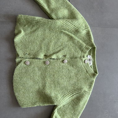 Kurzer grüner Cardigan