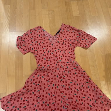 Robe d'été mignonne avec cerises – XS 