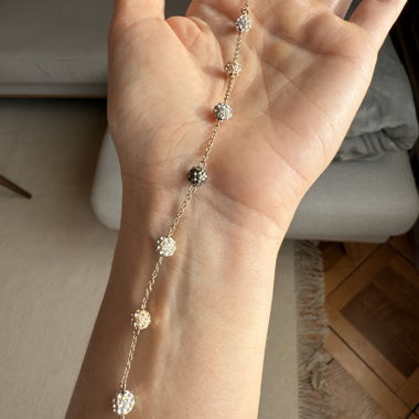 Feines Swarovski Armband mit glitzernden Kugeln