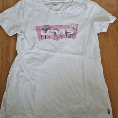 Levi's t-shirt