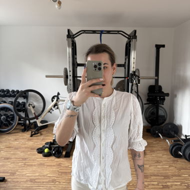 Weisse Lochspitzen-Bluse mit 3/4-Ärmeln