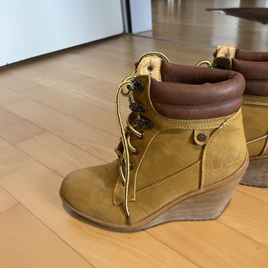 Winterstiefel mit Keilabsatz
