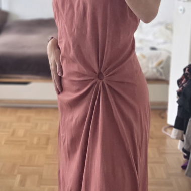Mittel﻿lange Kleid Ziegelrosa