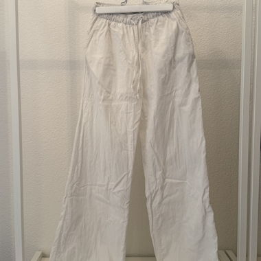 Weisse leichte Freizeithose