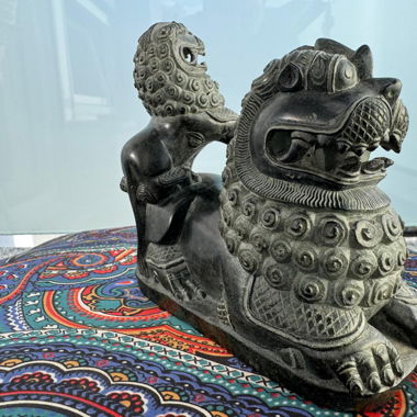 Statua Leone Tibetano in Marmo