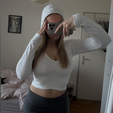 Top mit Kapuze