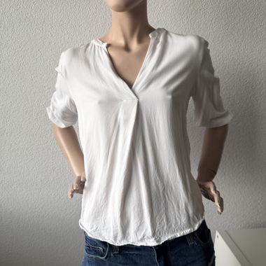 Blusa VILA bianca con scollo a V