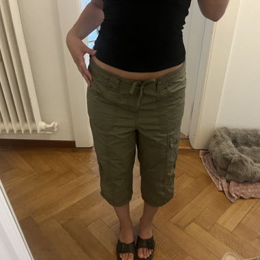 y2k camo capri pants