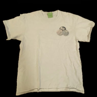 T-shirt bianco con grafica biliardo