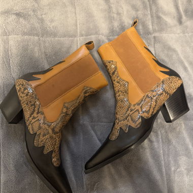 Santiag Western Python