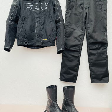Motorradjacke,Hose und Stiefel