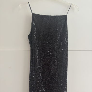 Robe à sequins noirs 