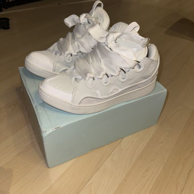Lanvin Curb
