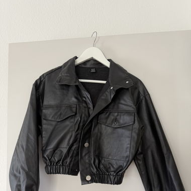 leichte Lederjacke