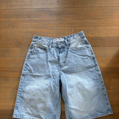 Hellblaue Jorts