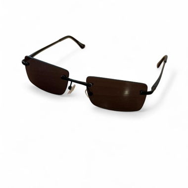 Black square sunglasses