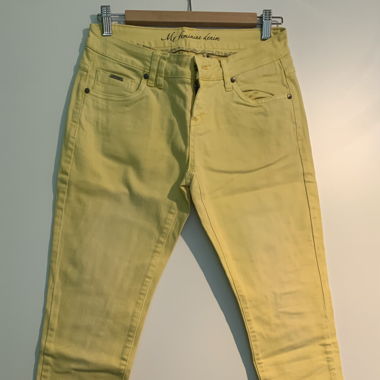 gelbe Jeans