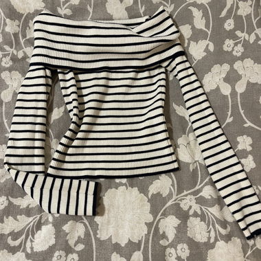 Bershka gestreiftes Langarm-Top