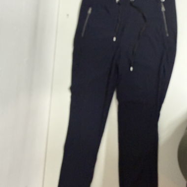 Pantaloni scuri Marc Cain 