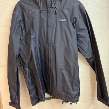 Giacca con cappuccio Patagonia nera taglia L